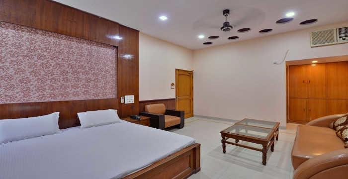 Rc Inn Sirsa Dış mekan fotoğraf